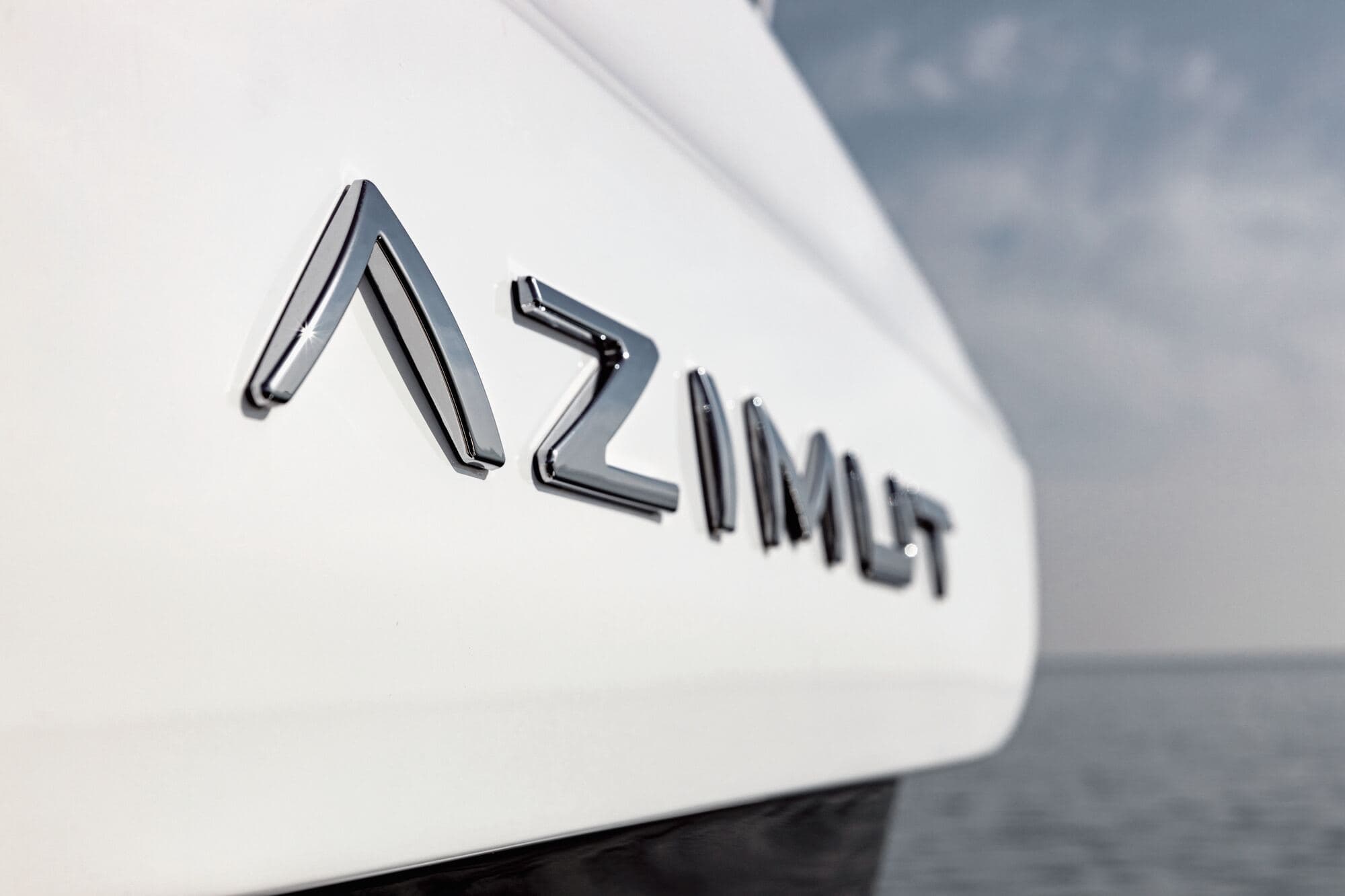 Azimut name on a yacht hull
