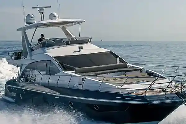 Pinnacle Marine Sells an Azimut 66 Flybridge